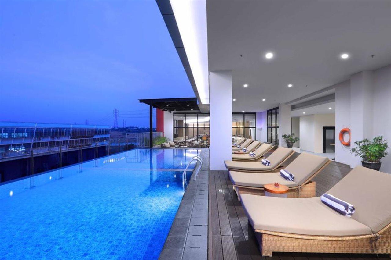 Quest Prime Cikarang By Aston Hotel Bekasi Ngoại thất bức ảnh