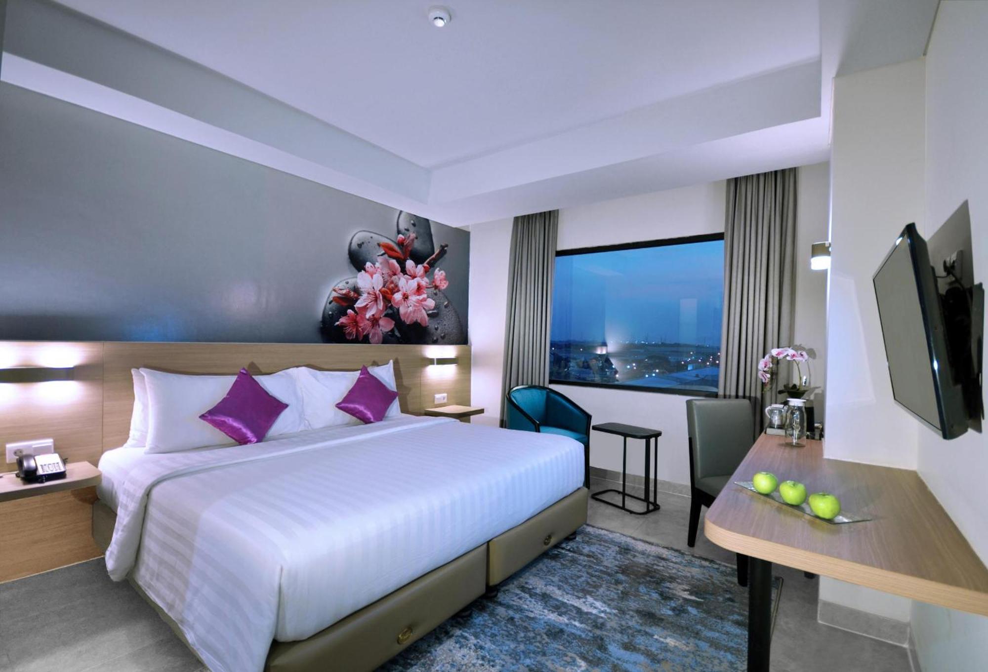 Quest Prime Cikarang By Aston Hotel Bekasi Ngoại thất bức ảnh