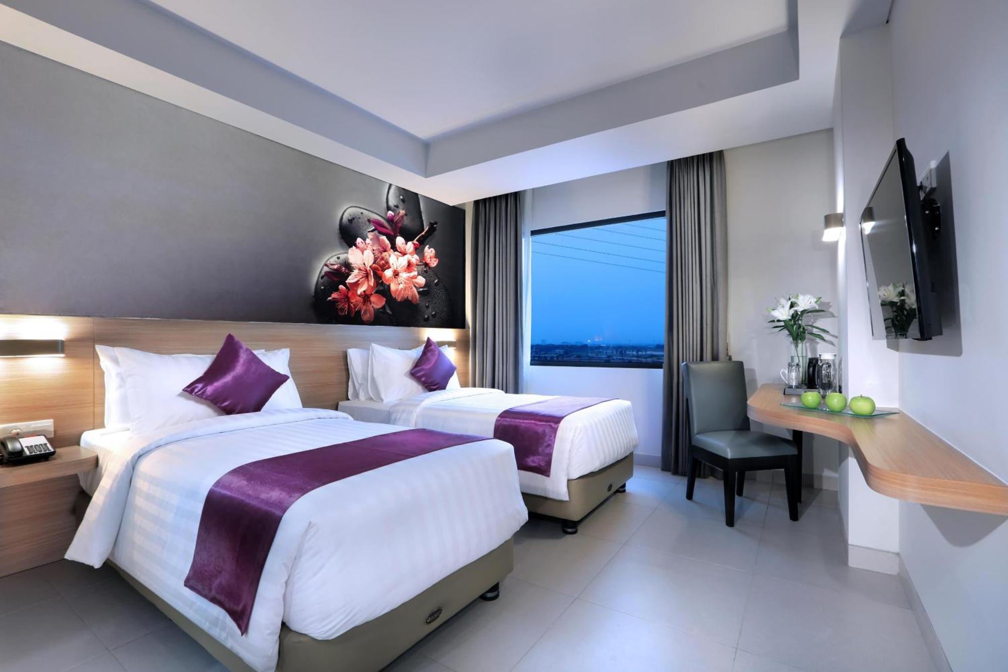 Quest Prime Cikarang By Aston Hotel Bekasi Ngoại thất bức ảnh