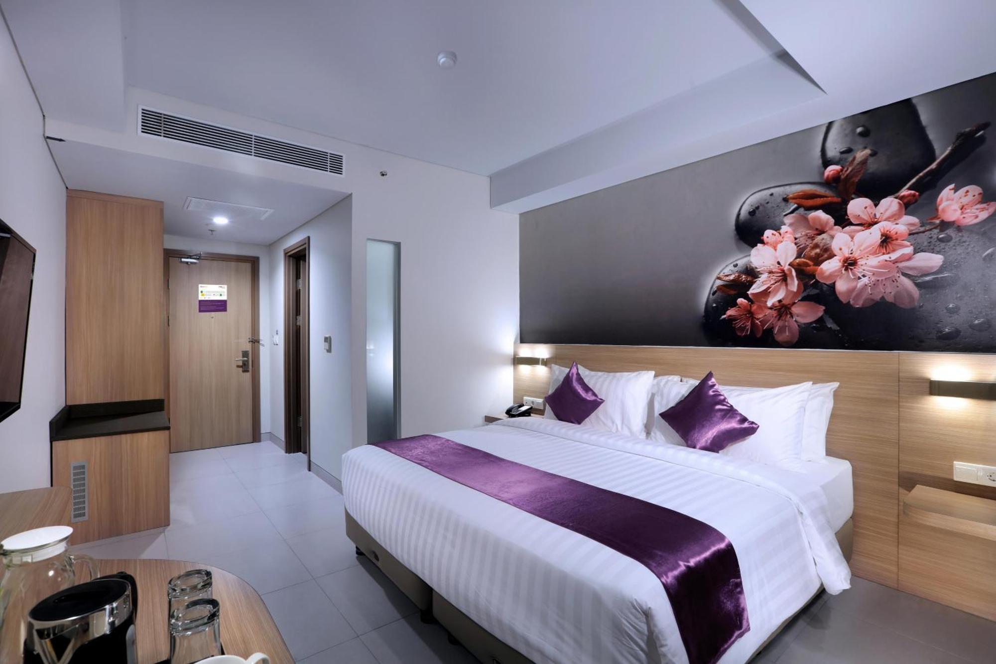 Quest Prime Cikarang By Aston Hotel Bekasi Ngoại thất bức ảnh