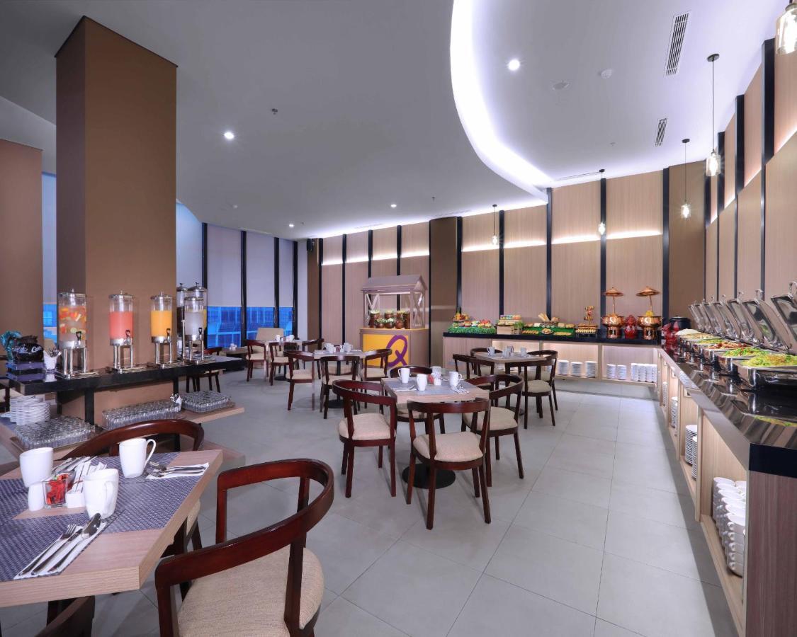 Quest Prime Cikarang By Aston Hotel Bekasi Ngoại thất bức ảnh