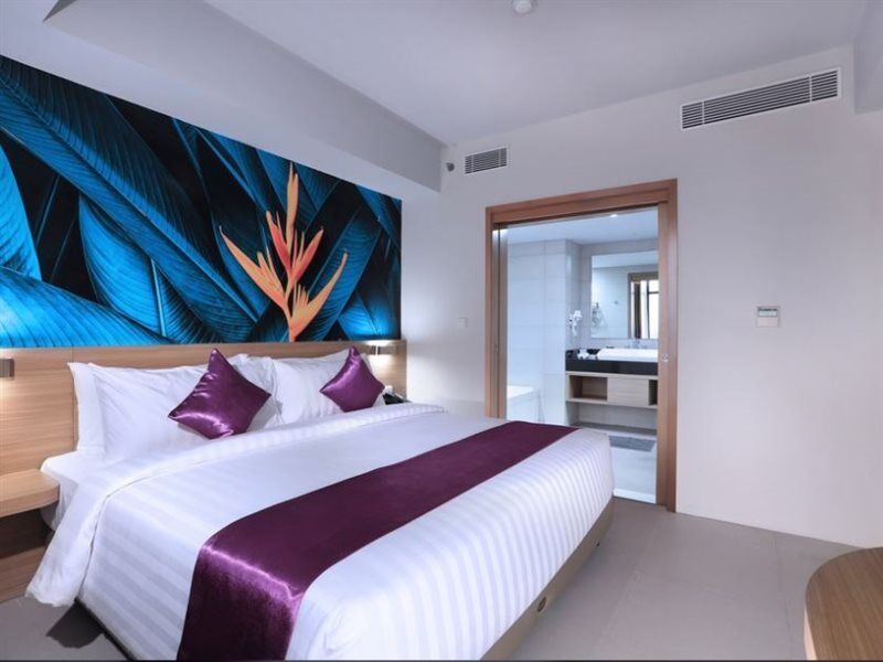 Quest Prime Cikarang By Aston Hotel Bekasi Ngoại thất bức ảnh